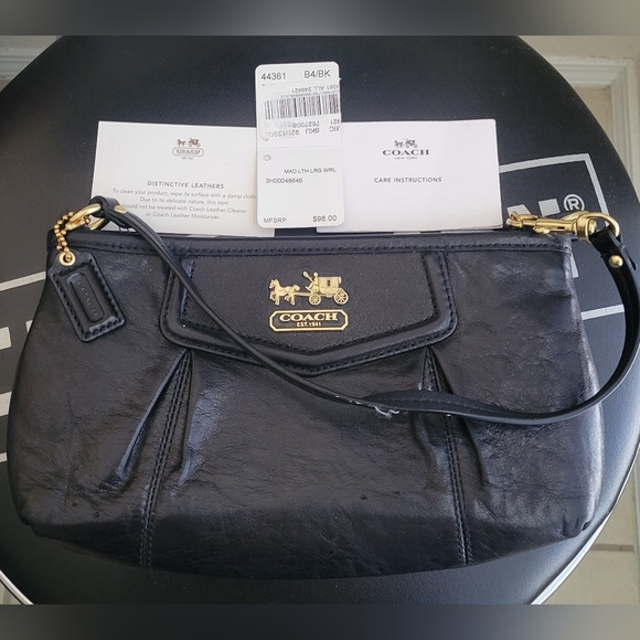 Coach Black Leather Women's Bag - Picture 1 of 8